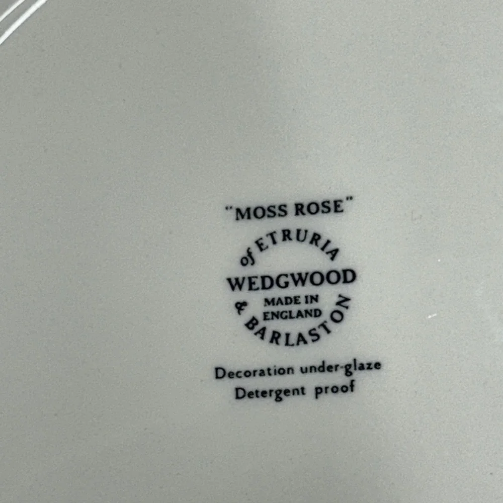 Wedgwood Moss Rose Luncheon Plate Moss Rose Floral Ribbed Rim Made in England